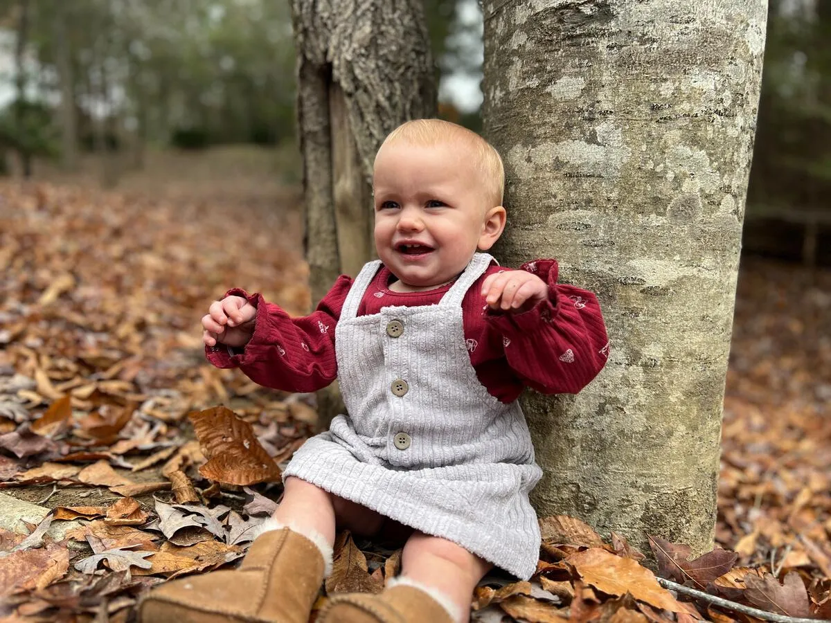 Arthyen Onesie/T-shirt in Burgundy Skates